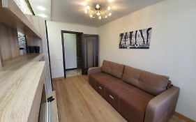 New Apartment On Prospekt Nauki